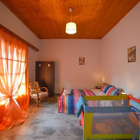 Giannis And Fridas Garden Sidárion