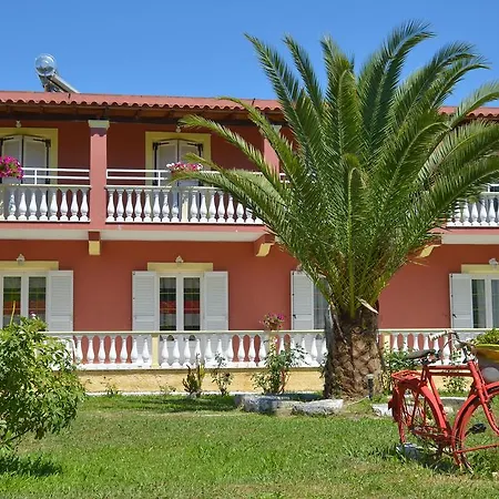 Giannis And Fridas Garden *