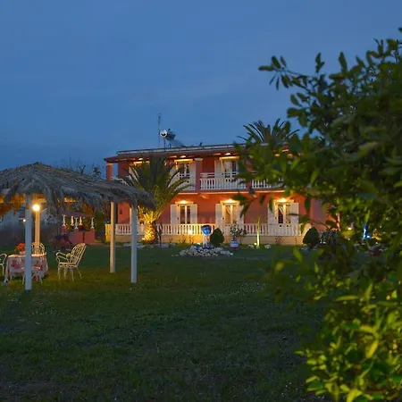 Giannis And Fridas Garden Apartament