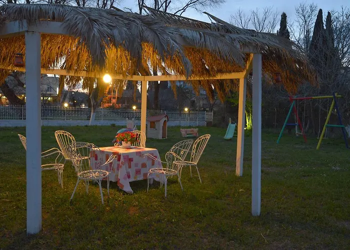 Giannis And Fridas Garden *